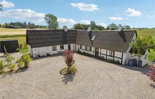  Beautiful Home In Lundby With Wifi in 4750 Lundby