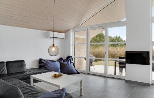  4 Bedroom Gorgeous Home In Bogø By in Bogø By
