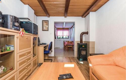 3 Bedroom Nice Apartment In Lokve in Lokve