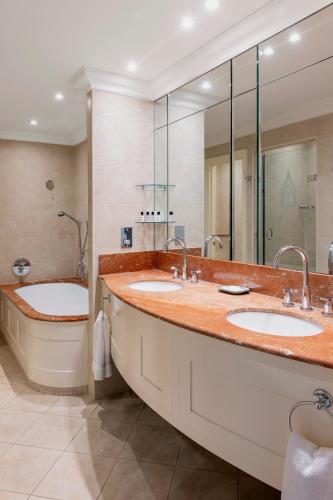 Petersham Hotel - image 9