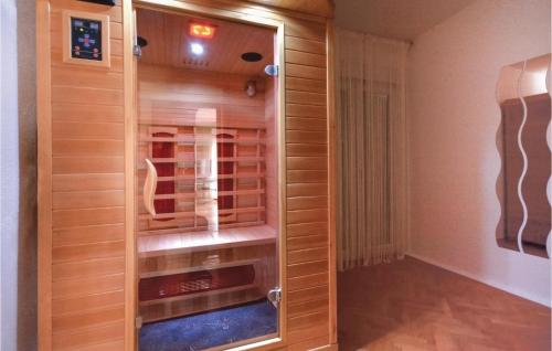 Viesnīcas āriene, Pet Friendly Home In Srinjine With Sauna in Srinjine
