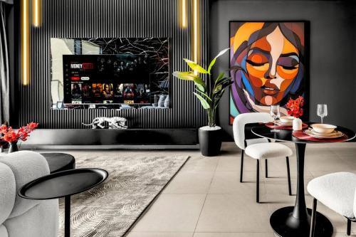 Glow Sky Suite Trendy 1BR- Dubai Mall Access by Maxx Value Homes, Дубай (фото 2)
