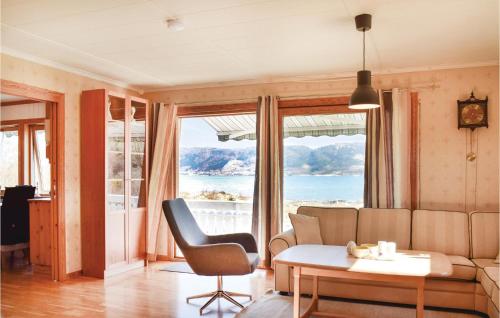 Awesome Home In Hervik With House Sea View in Tysvær
