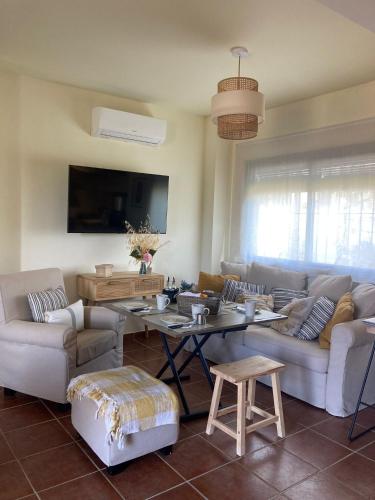 Bonita casa a estrenar en paraje natural a 35 minutos de Sevilla in El Ronquillo