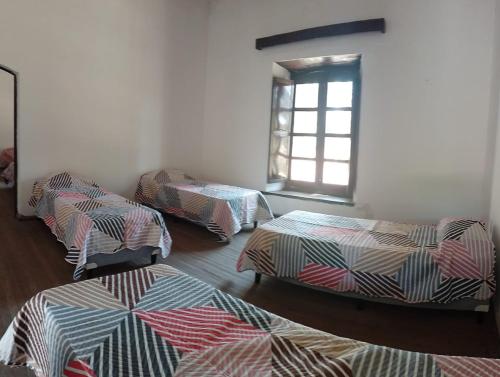 4 twin beds