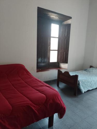 1 double bed, 2 twin beds