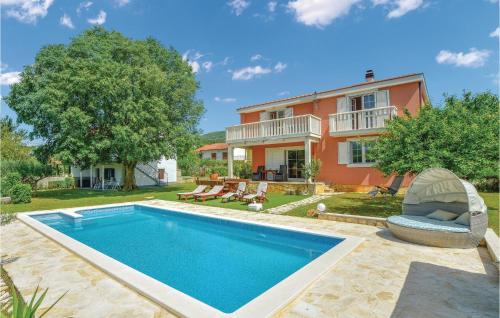 Four-Bedroom Holiday Home In Dicmo