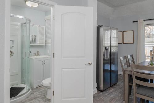 Beautiful Bungalow on Baldwin - 3 bed 2 bath in Oshkosh, USA