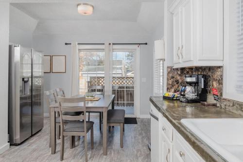 Beautiful Bungalow on Baldwin - 3 bed 2 bath in Oshkosh, USA