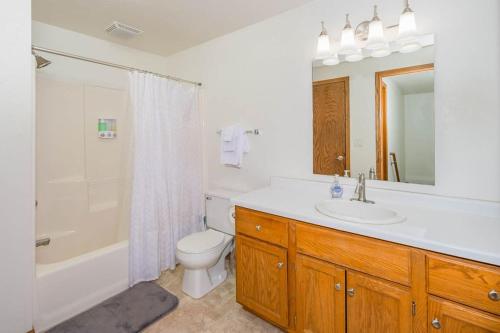 -Modern Townhouse -A Short Drive to the Draft in De Pere, USA
