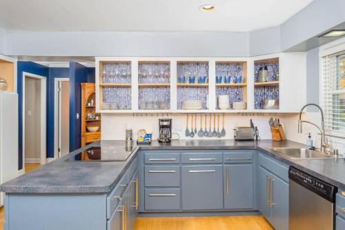Retreat on River Drive in Appleton, USA