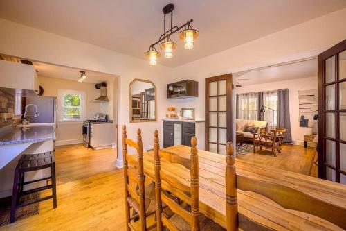 -Downtown Luxury at Lawrence in Appleton, USA