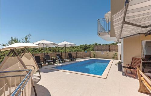 Six-Bedroom Holiday Home In Rogoznica, Rogoznica (photo 6)