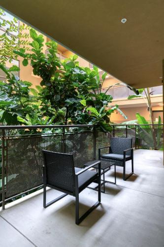 2BR Peaceful Hollywood Oasis Condo el in Los Angeles, USA