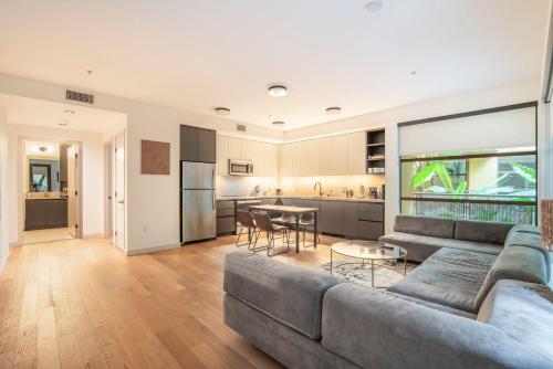 2BR Peaceful Hollywood Oasis Condo el in Los Angeles, USA