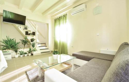 Three-Bedroom Holiday Home In Slime in Slime