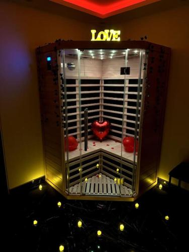 Love Room, Luna Spa in Сан-Уан-ль'Омон