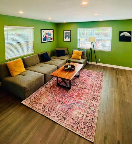 Luxury Townhome by Fort Lauderdale Beach & Downtown in Fort Lauderdale, USA