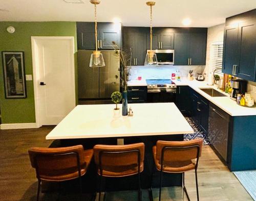 Luxury Townhome by Fort Lauderdale Beach & Downtown in Fort Lauderdale, USA