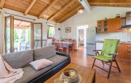 virtuve, Holiday Home Radeki Glavica With Fireplace I in Loborika