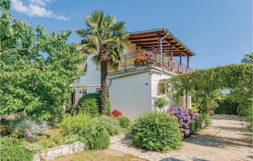 1 Bedroom Nice Apartment In Vodnjan