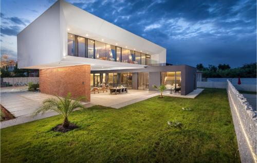 Stunning Home In Liznjan With Wifi - Location saisonnière - Ližnjan