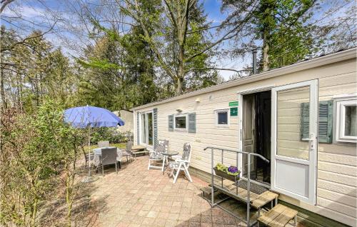  2 Bedroom Amazing StaCaravan In Epe in Epe