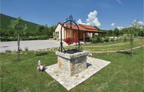 Viesnīcas āriene, Lovely Home In Vojnic Sinjski With Sauna in Vojnic Sinjski