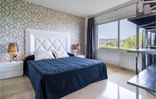 Four-Bedroom Holiday Home image 9