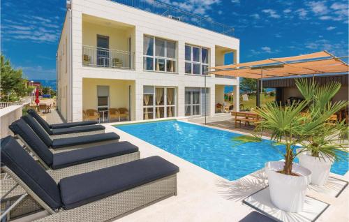 1 Bedroom Beautiful Apartment In Vir