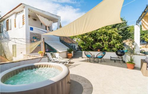 3 Bedroom Beautiful Apartment In Mirca