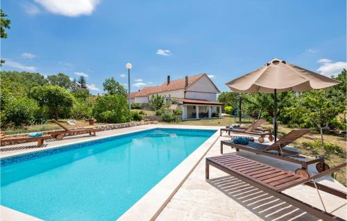 Three-Bedroom Holiday Home In Vinjani Gornji