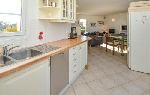 Holiday Home Aigues-Mortes with Sea View 02 - image 12