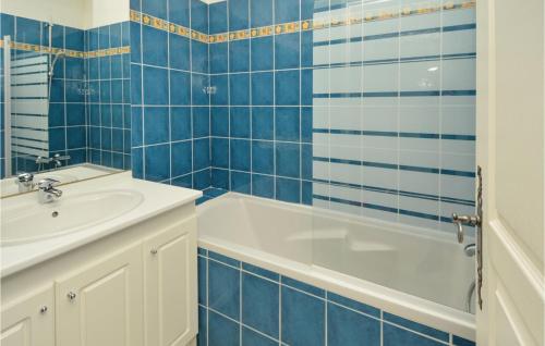 Holiday Home Aigues-Mortes with Sea View 02 - image 14