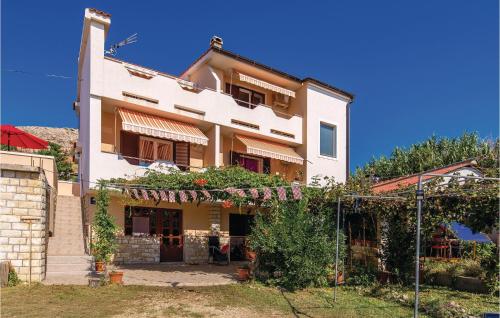 Viesnīcas āriene, Lovely Apartment In Dinjiska With House Sea View in Dinjiska