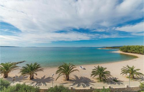 Viesnīcas āriene, Lovely Apartment In Dinjiska With House Sea View in Dinjiska