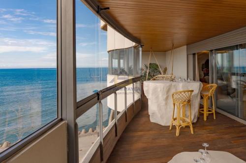 Royal Senior Suite 3Bd & 3Ba -By Appart Ayla in Sour Jdid