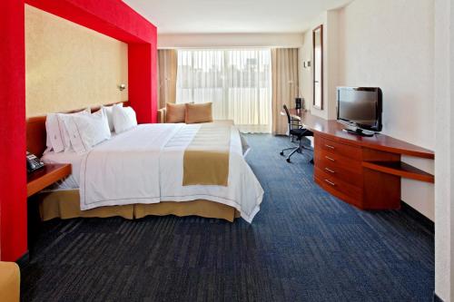 610024147 Holiday Inn Express Guadalajara Expo by IHG