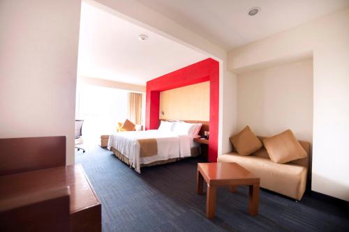 610024149 Holiday Inn Express Guadalajara Expo by IHG