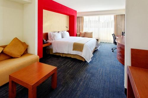 610024150 Holiday Inn Express Guadalajara Expo by IHG
