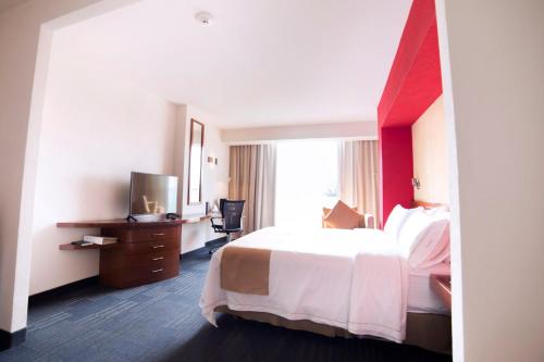 610024162 Holiday Inn Express Guadalajara Expo by IHG
