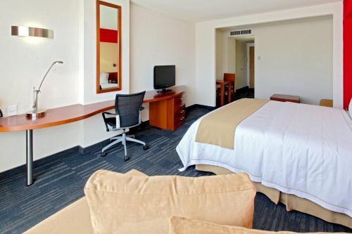 610024164 Holiday Inn Express Guadalajara Expo by IHG