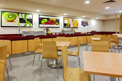 610024172 Holiday Inn Express Guadalajara Expo by IHG