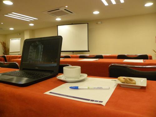 610024174 Holiday Inn Express Guadalajara Expo by IHG