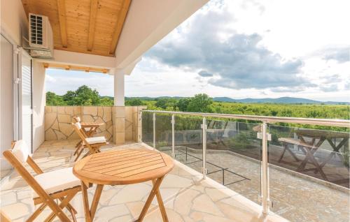 Exterior view, Six-Bedroom Holiday Home In Bilisane in Brbinj