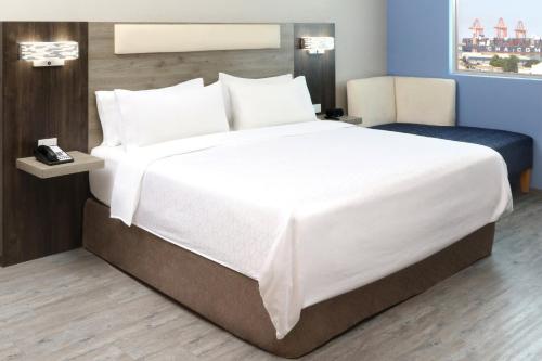 610024886 Holiday Inn Express Manzanillo by IHG