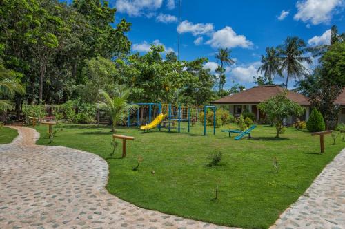 놀이터, 살라망카 리조트 (Salamangka Resort) in 시키호르 아일랜드