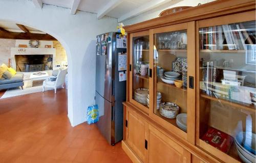 virtuve, Cozy Home In Doulezon in Doulezon