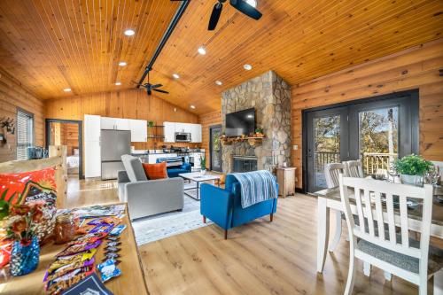 Liberty Log Cabin in Nashville, USA