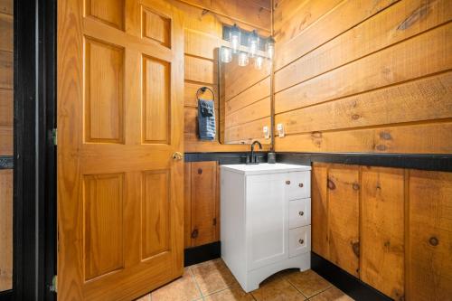 Liberty Log Cabin in Nashville, USA